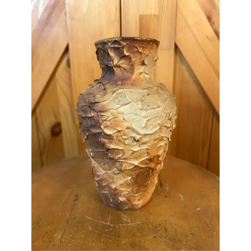 Vintage textured vase fade in/out contrast color (8238)￼